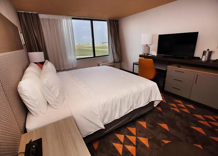 Wyndham Houston Hobby Airport