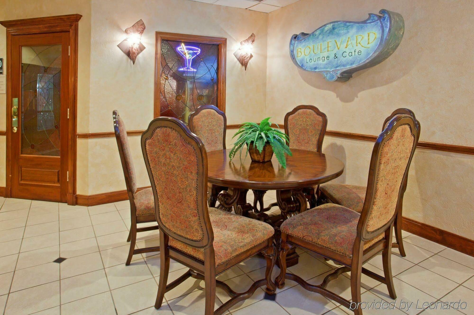 Wyndham Houston Hobby Airport Hotel