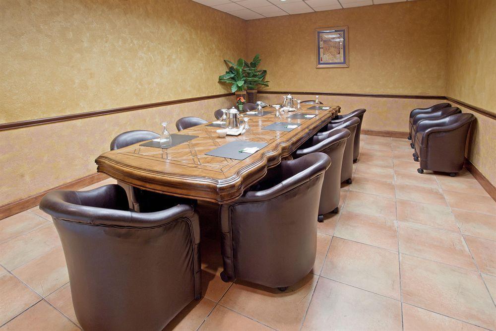 Wyndham Houston Hobby Airport Hotel